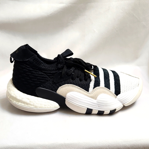 adidas Other - Adidas Trae Young 2.0 Super Villain Basketball sneakers (mens size 8.5)